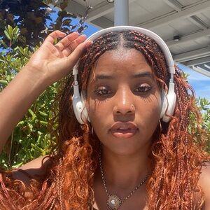 Meet your Posher, Kiana